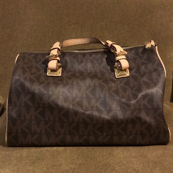 Michael Kors Handbags - Michael Kors Tote Bag